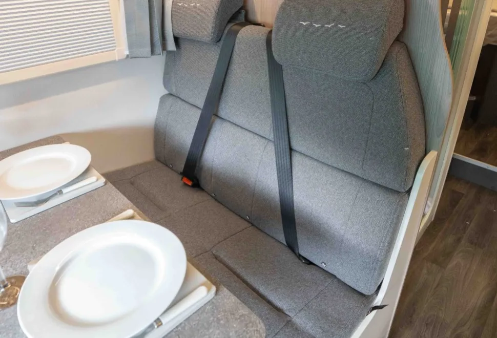 Swift Voyager 494 165BHP Auto 2026