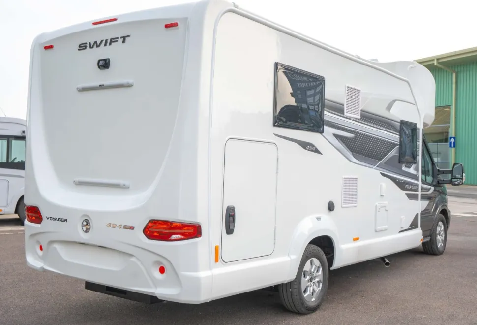 Swift Voyager 494 165BHP Auto 2026