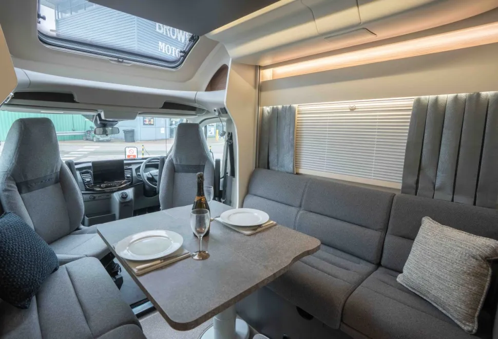 Swift Voyager 540 165BHP Auto 2026