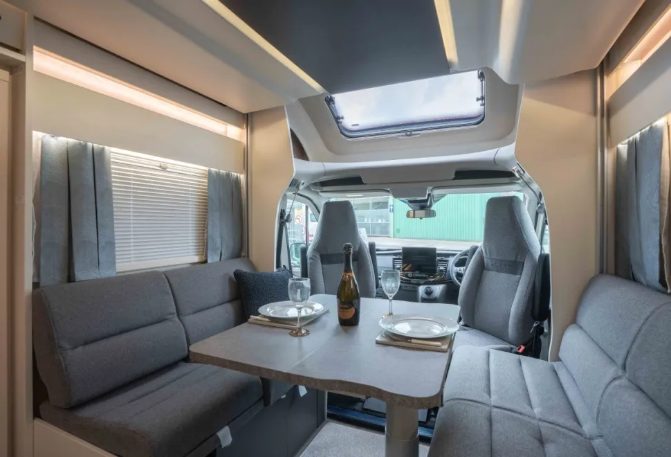 Swift Voyager 540 165BHP Auto 2026