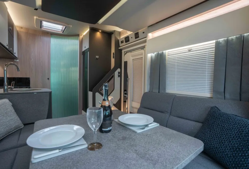 Swift Voyager 540 165BHP Auto 2026