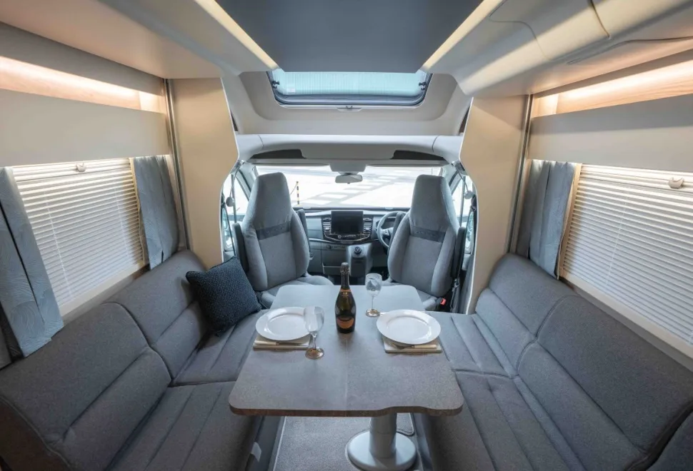 Swift Voyager 540 165BHP Auto 2026
