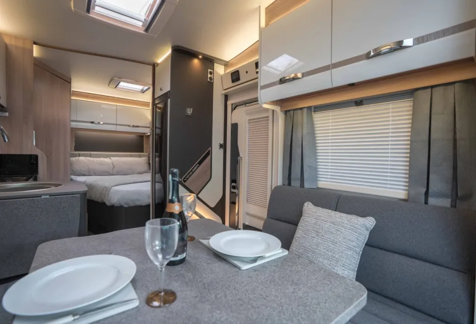 Swift Voyager 564 165BHP Auto 2026