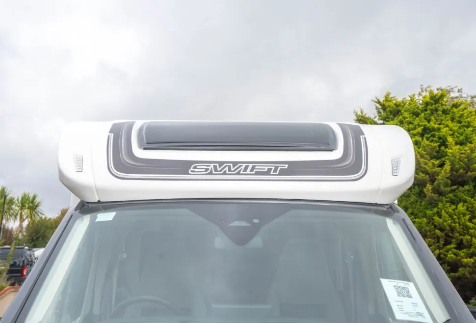 Swift Voyager 564 165BHP Auto 2026