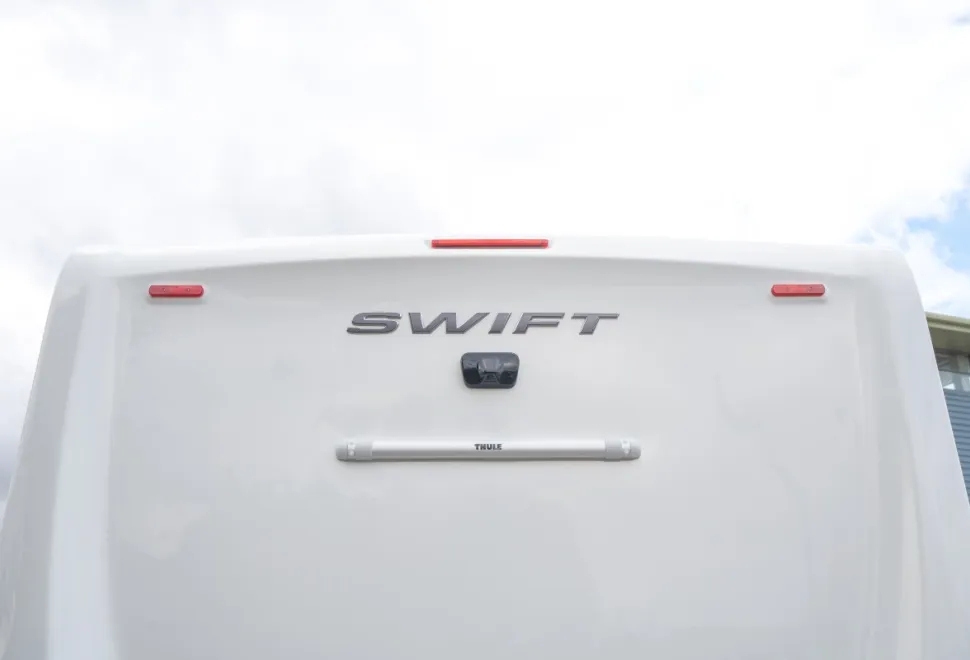 Swift Voyager 594 165BHP Auto 2026