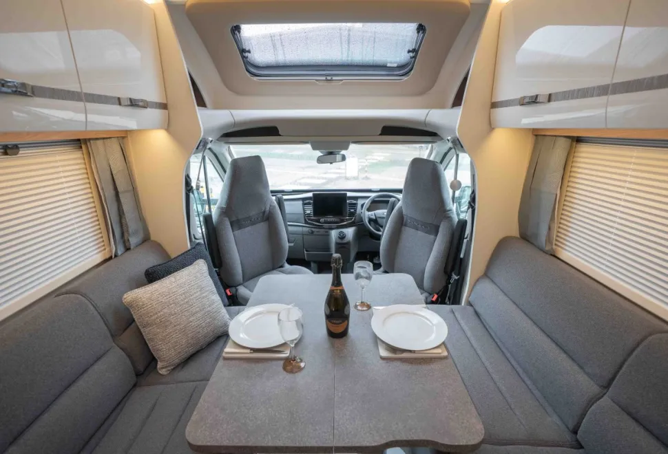 Swift Voyager 594 165BHP Auto 2026