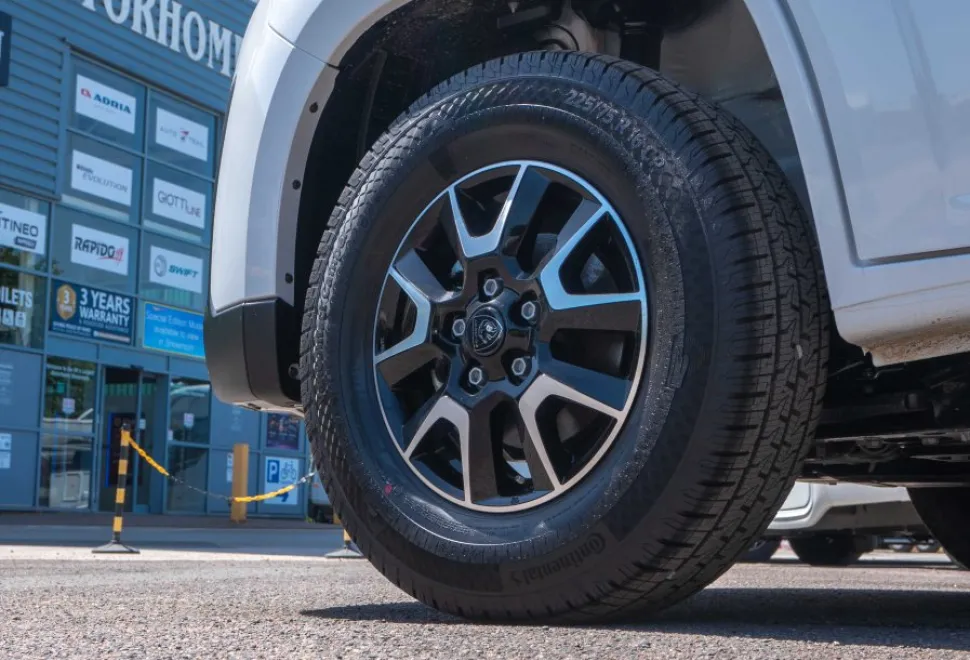 Elddis Whirlwind GT 120 140BHP Auto 2026