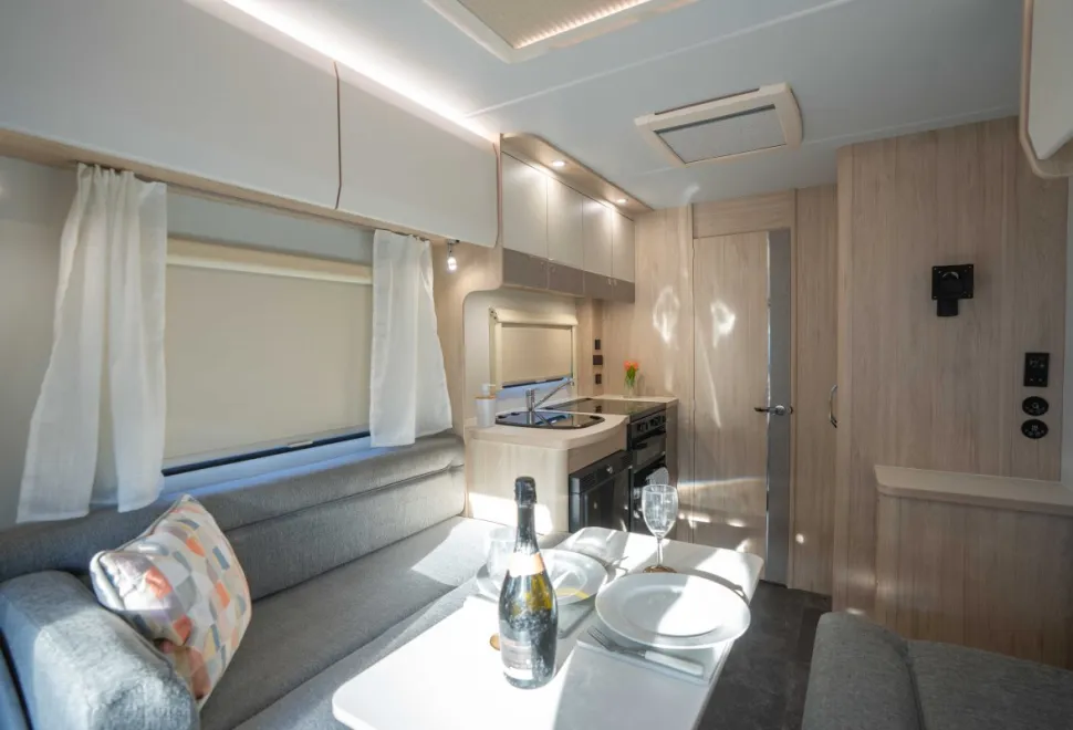 Elddis Whirlwind GT 105 140BHP 2026