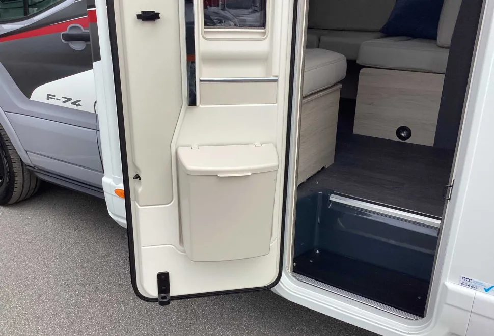 Auto-Trail F-Line F74 