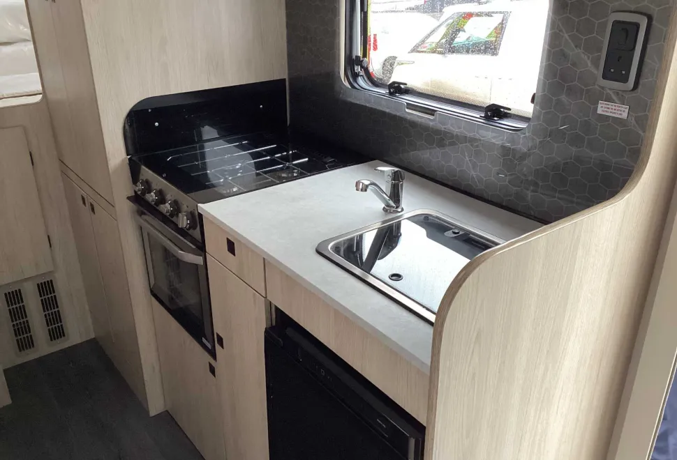 Auto-Trail Expedition C63 