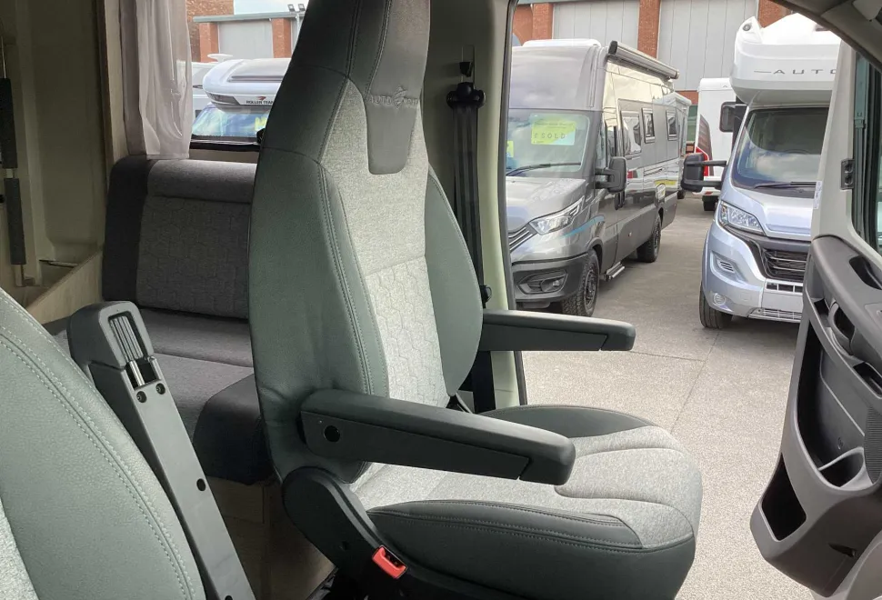 Auto-Trail Expedition C71 
