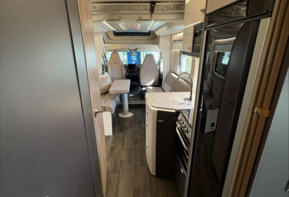 Swift Hi Style Xtra 674 60th Edition 2026