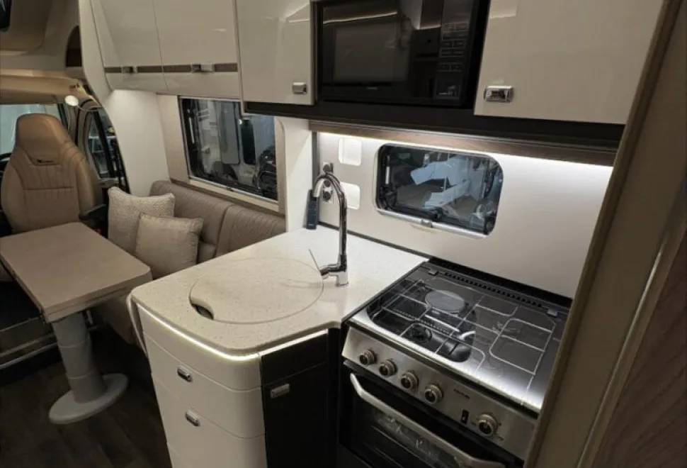 Swift Hi Style Xtra 694 60th Edition 2026