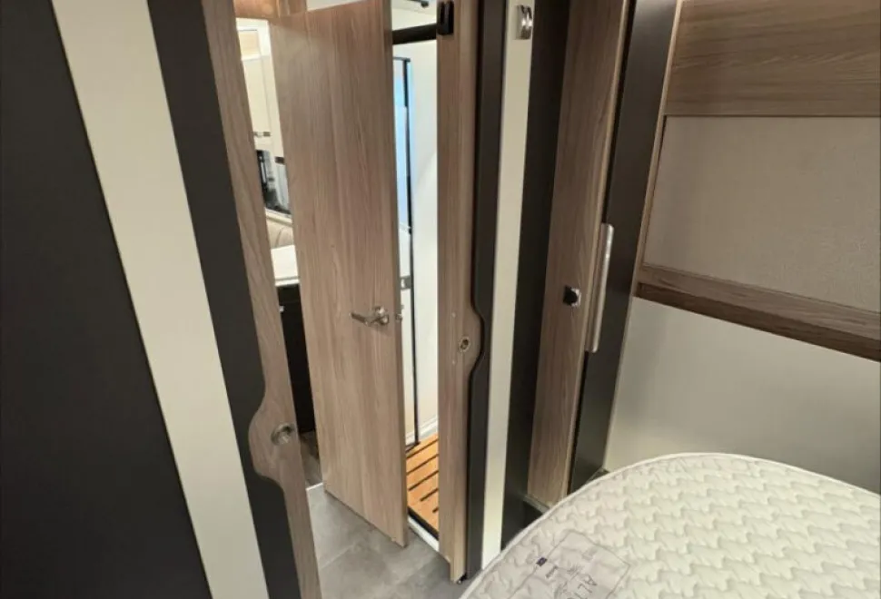 Swift Hi Style Xtra 694 60th Edition 2026