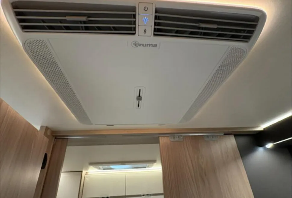 Swift Hi Style Xtra 694 60th Edition 2026