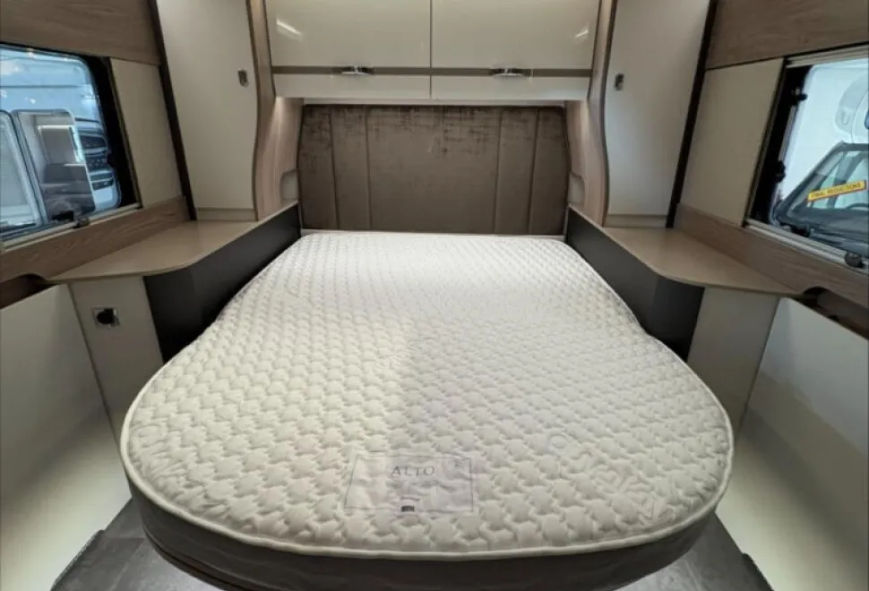 Swift Hi Style Xtra 694 60th Edition 2026
