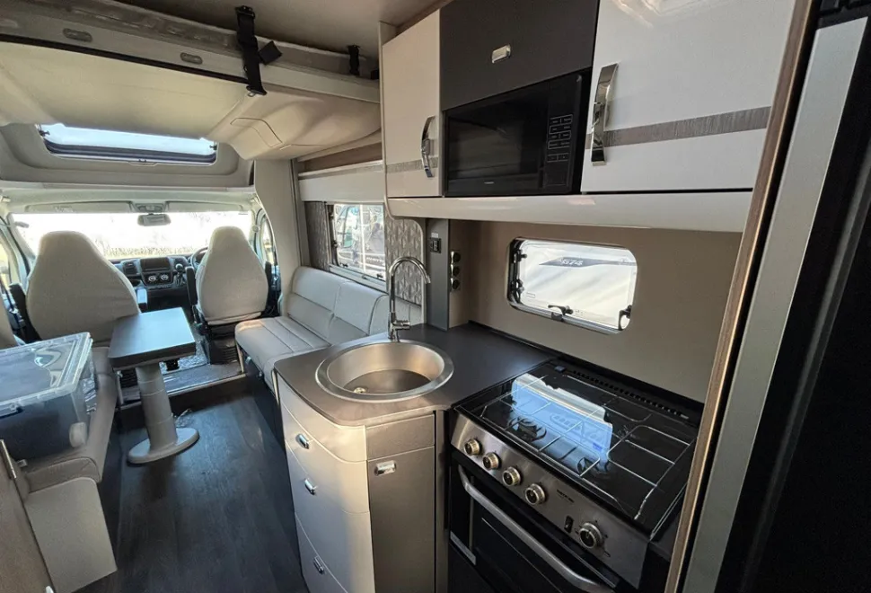 Swift Escape 674 