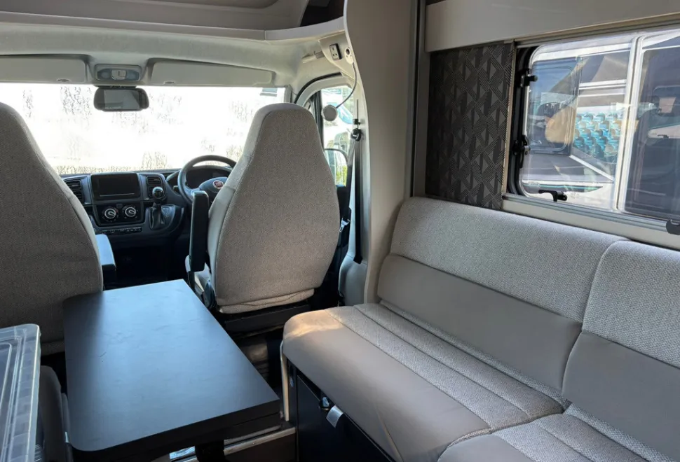 Swift Escape 674 