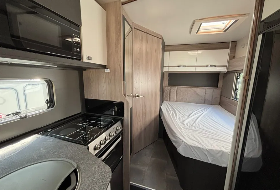 Swift Voyager Xtra 564 60th Edition 2026
