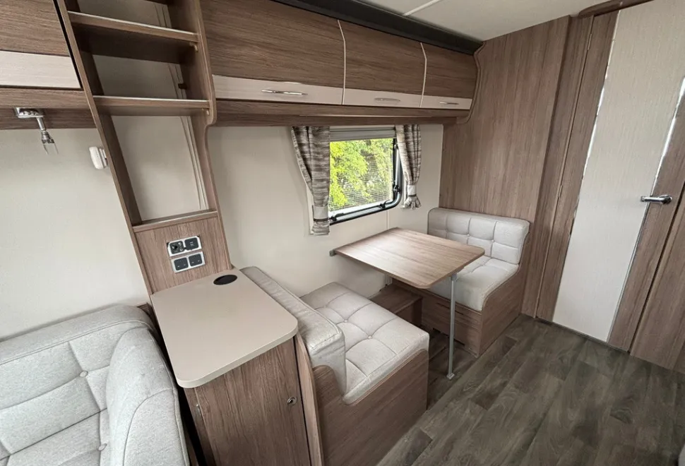 Coachman VIP 520 2021