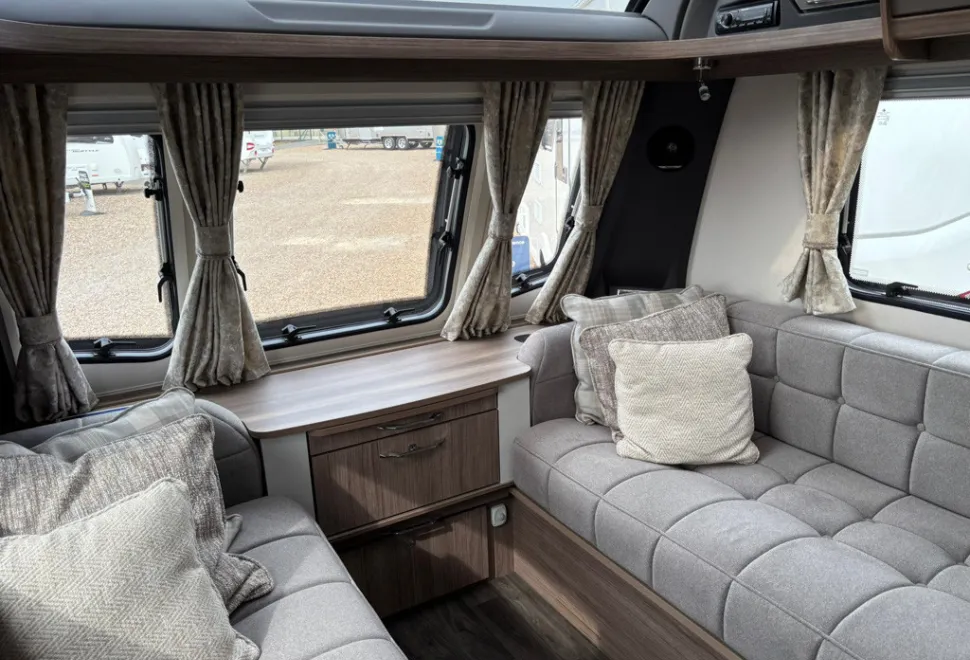 Coachman VIP 575 2024