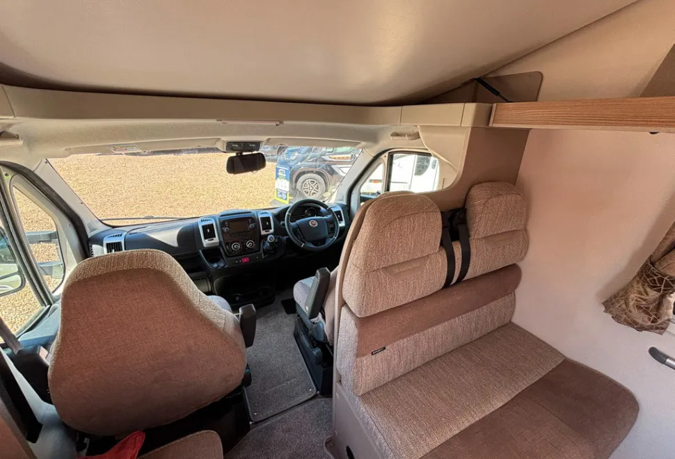 Swift Champagne 486 2021