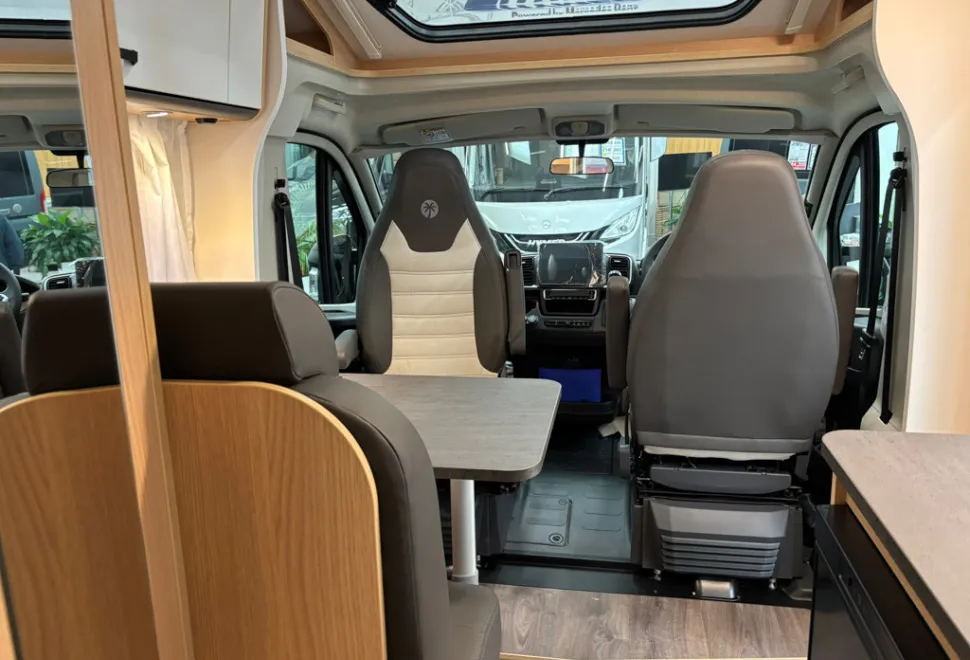 Sunlight Van Xtra V66 2026