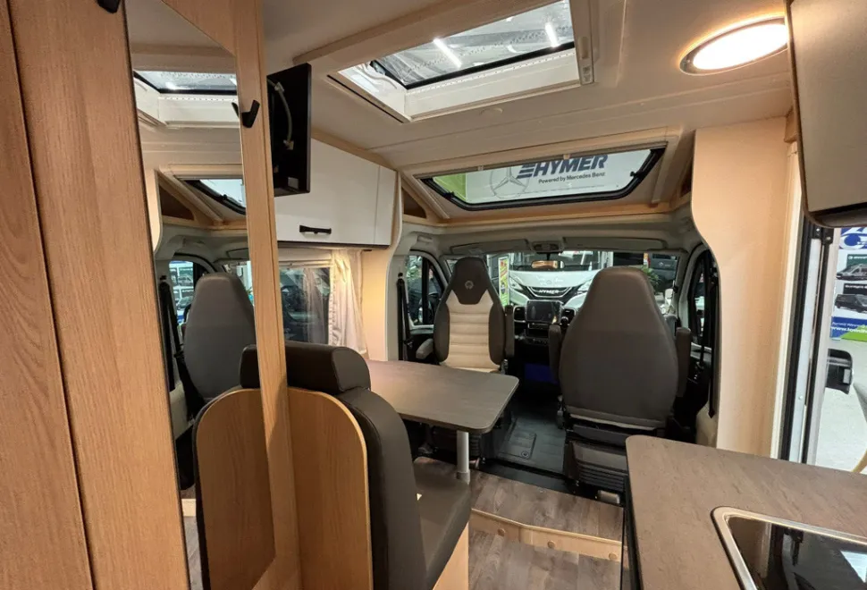 Sunlight Van Xtra V66 2026