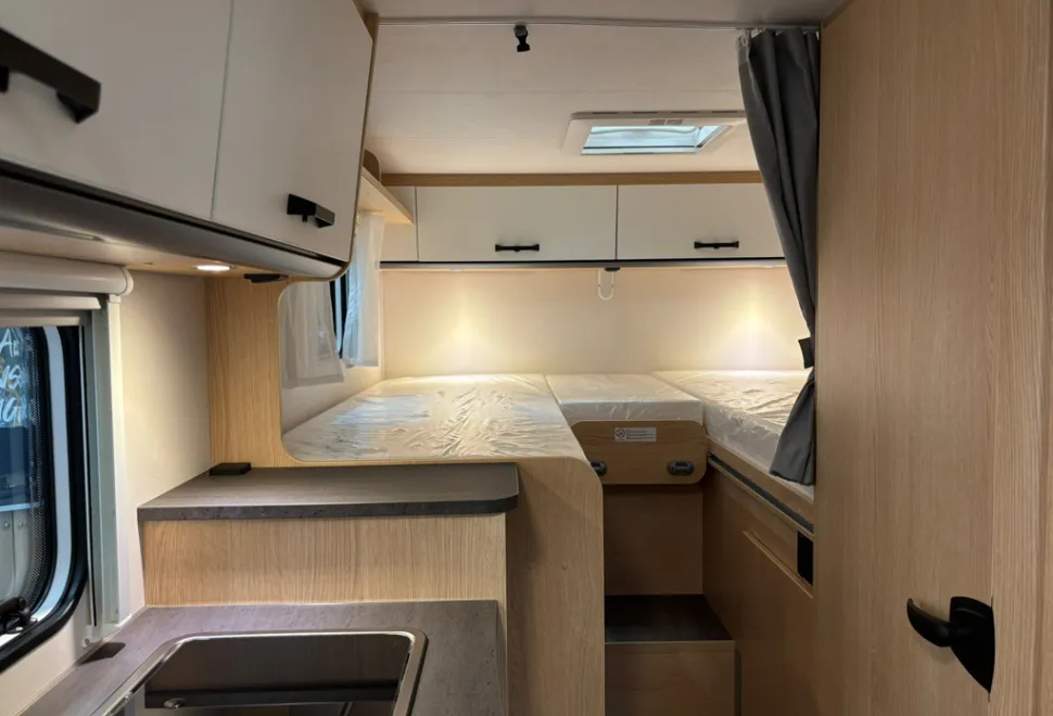 Sunlight Van Xtra V66 2026
