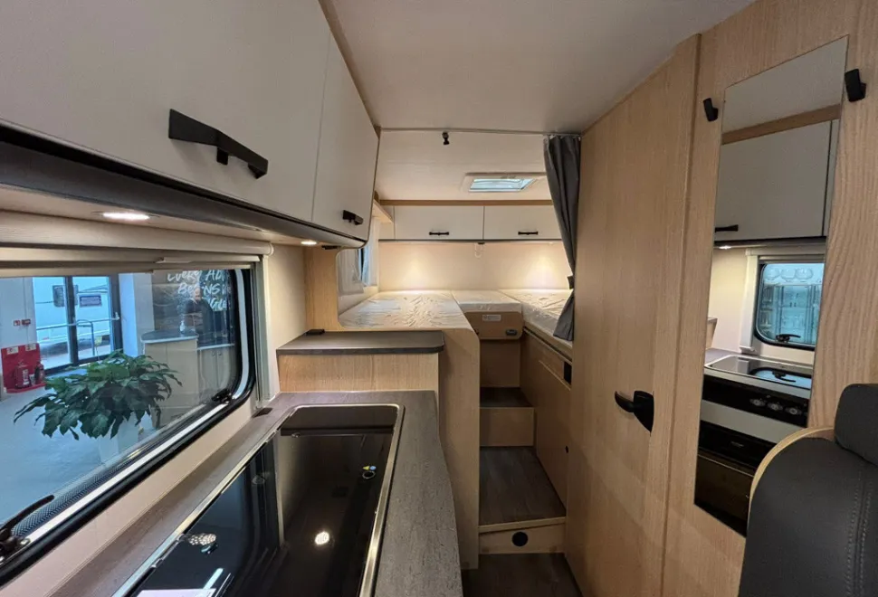 Sunlight Van Xtra V66 2026