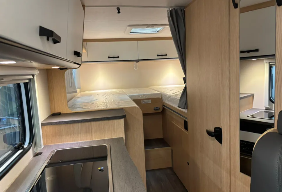 Sunlight Van Xtra V66 2026