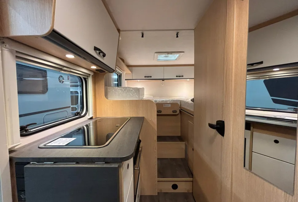 Sunlight Van Xtra V67 S 2026
