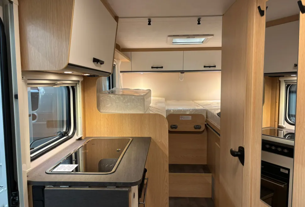 Sunlight Van Xtra V67 S 2026