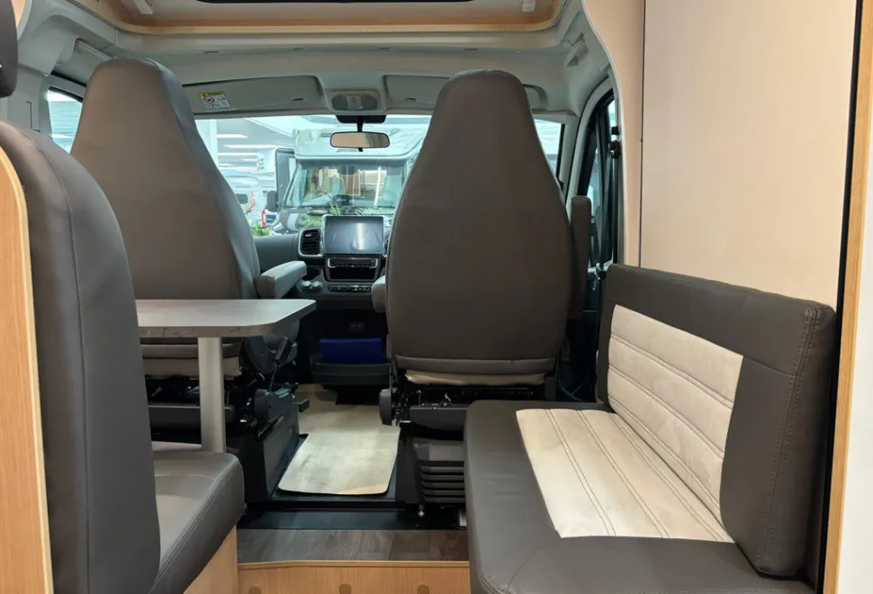 Sunlight Van Xtra V67 S 2026