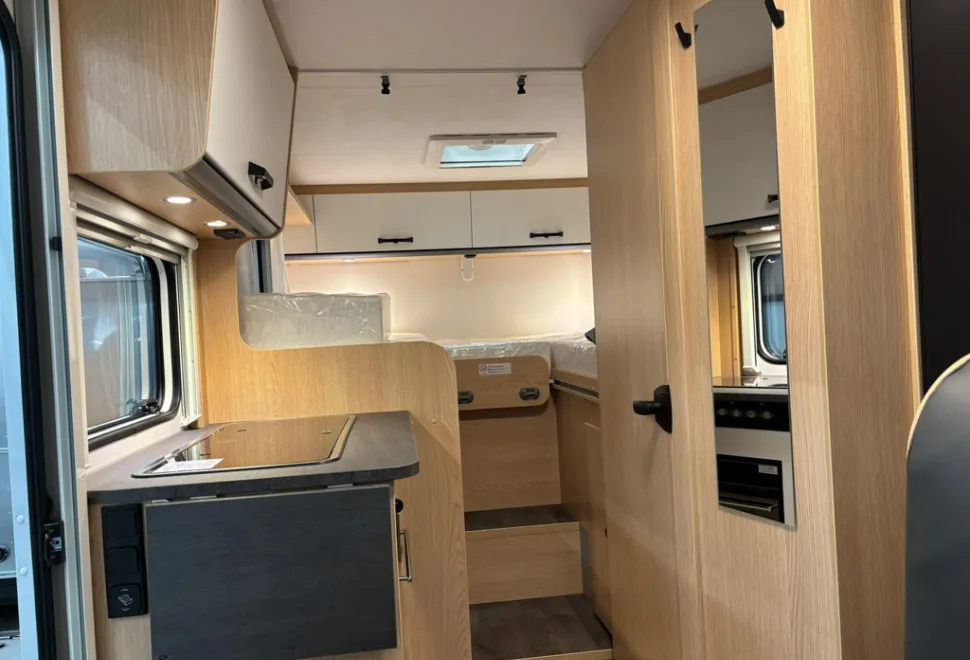Sunlight Van Xtra V67 S 2026