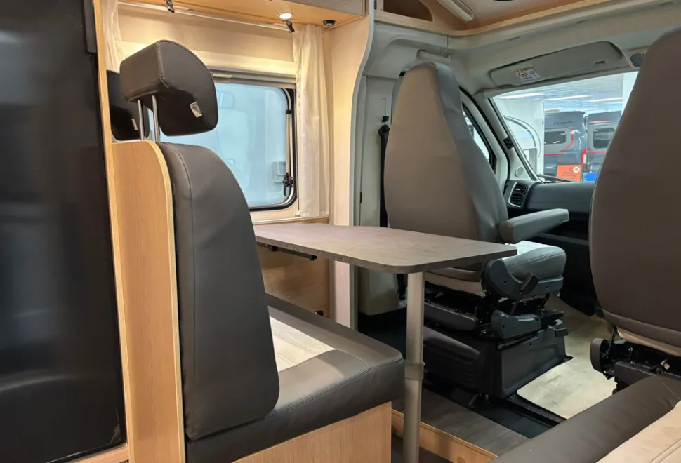 Sunlight Van Xtra V67 S 2026