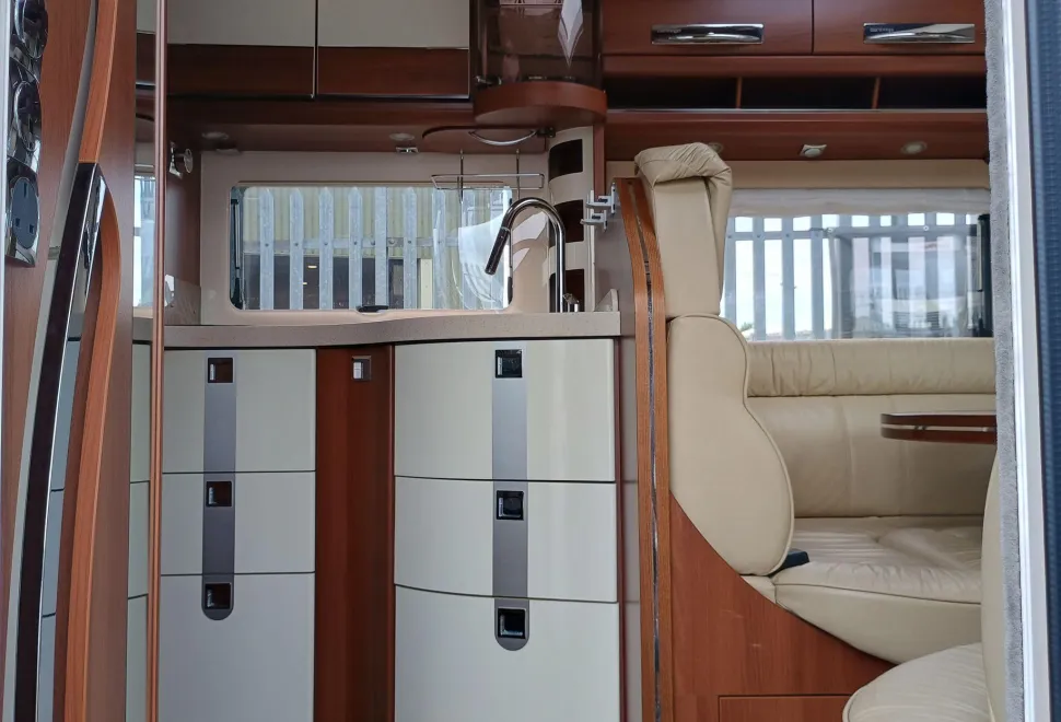 Carthago Motorhomes  Chic e-line I 58 XL QB 2016