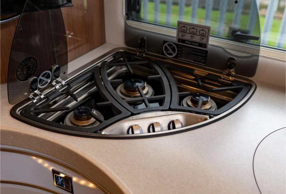 Carthago Motorhomes  Chic e-line I 64 XL QB 2023