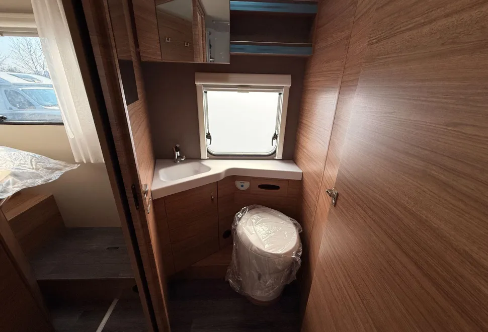 Weinsberg Motorhomes  CaraSuite 700 DX 2026