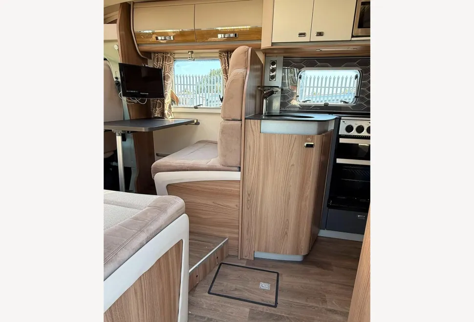 Swift Campervans  Bessacarr 584 2018