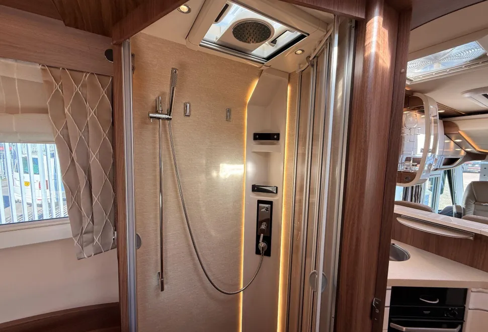 Carthago Motorhomes  Chic e-line I 51 QB Yachting 2021