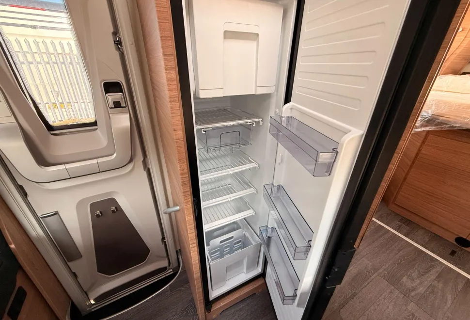 Weinsberg Motorhomes  CaraSuite 700 DX 2026