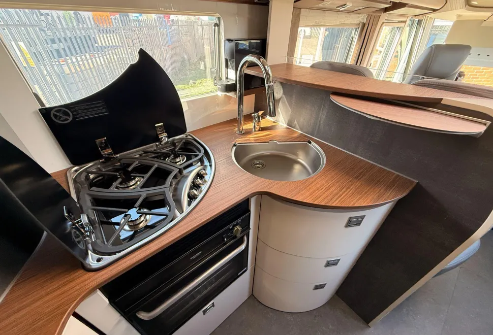 Carthago Motorhomes  Chic c-line I 4.9 LE 2026