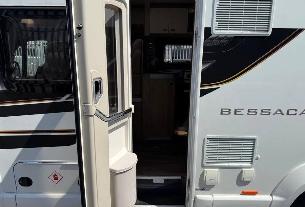 Swift Campervans  Bessacarr 584 2018
