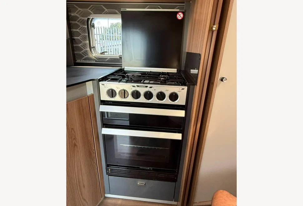 Swift Campervans  Bessacarr 584 2018