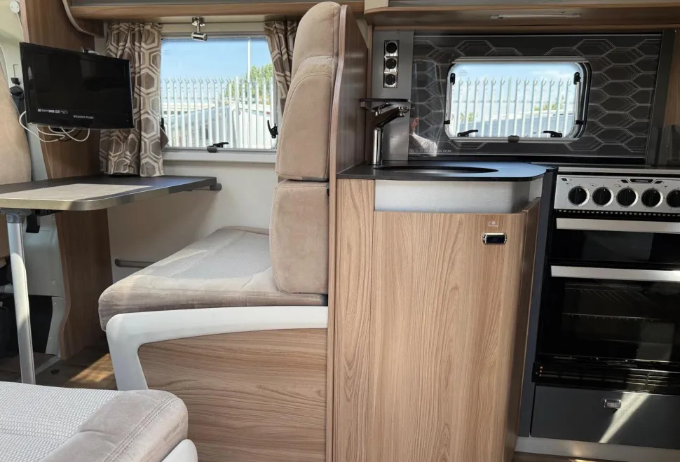 Swift Campervans  Bessacarr 584 2018