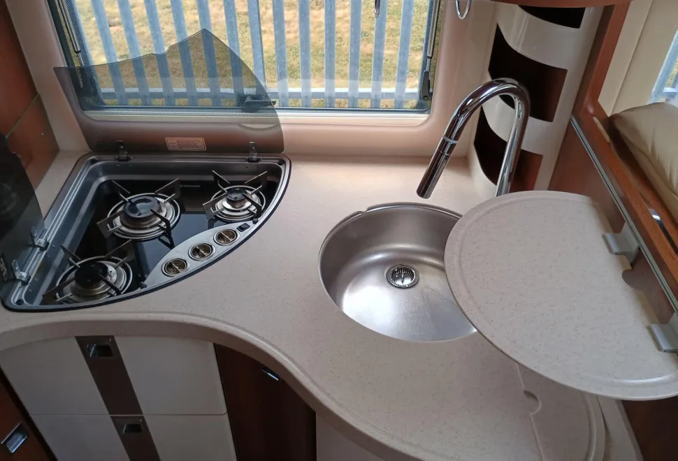 Carthago Motorhomes  Chic e-line I 58 XL QB 2016