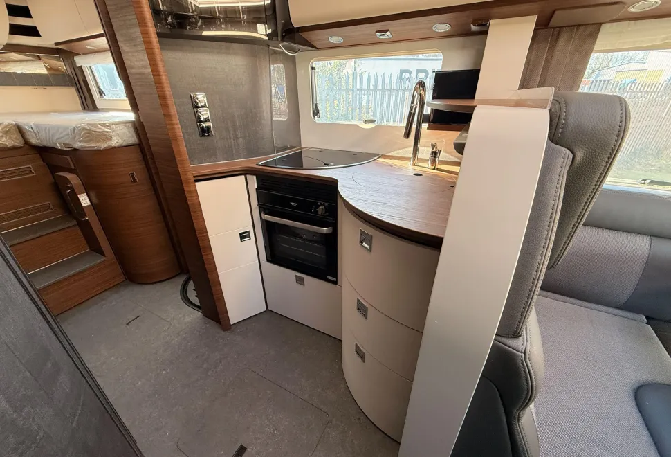 Carthago Motorhomes  Chic c-line I 4.9 LE 2026