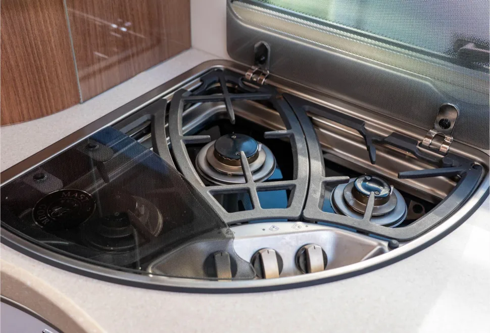 Carthago Motorhomes  Chic e-line I 51 QB Yachting 2021