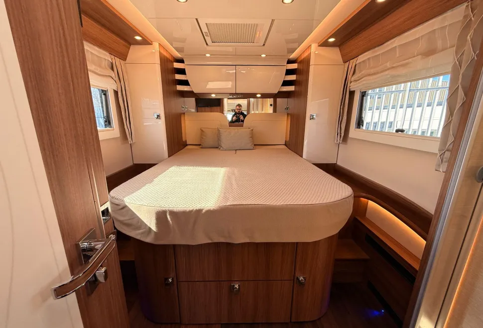 Carthago Motorhomes  Chic e-line I 51 QB Yachting 2021